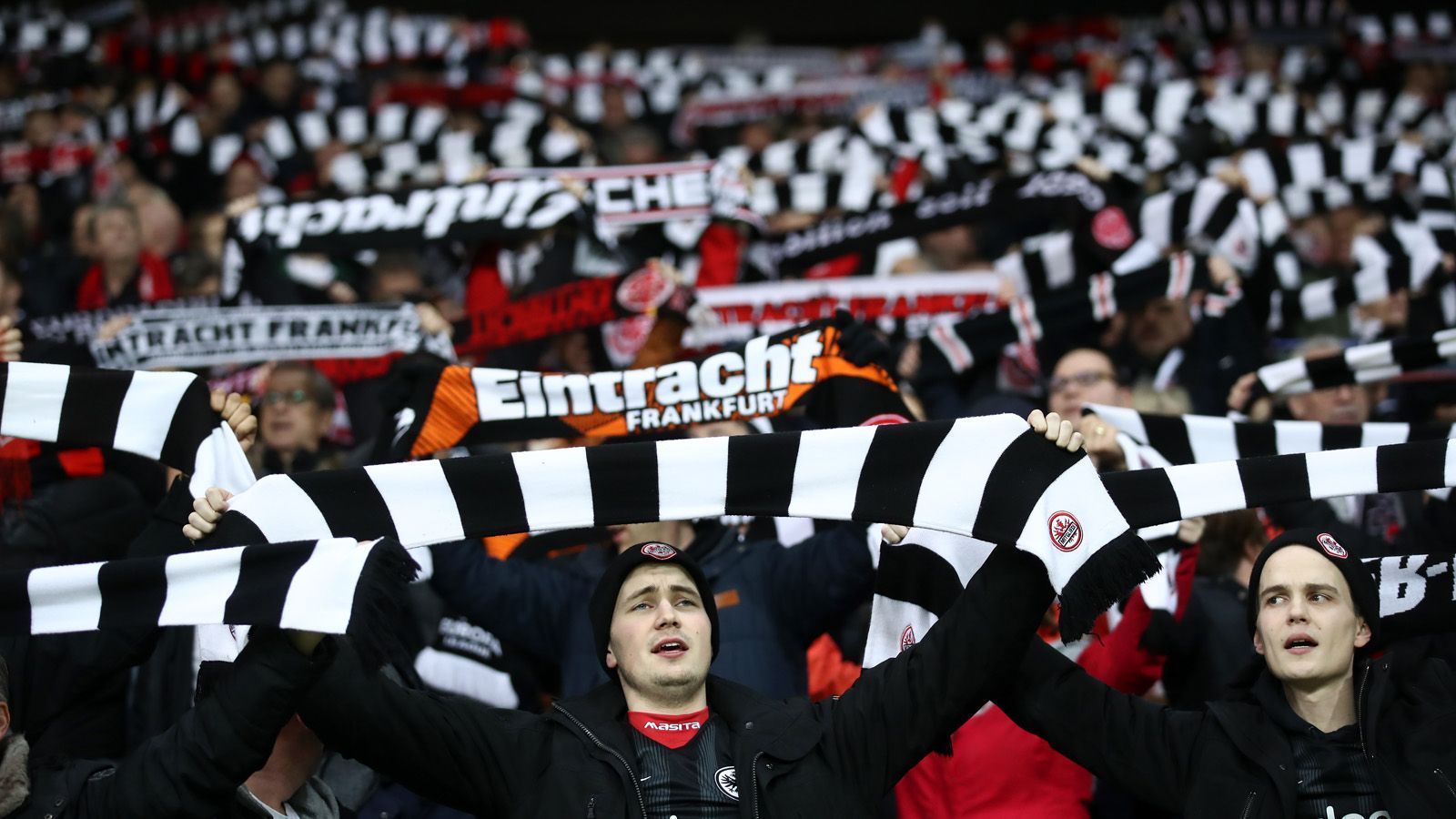 
                <strong>Platz 20: Eintracht Frankfurt</strong><br>
                Commerzbank-Arena, FrankfurtZuschauerschnitt: 47.942
              