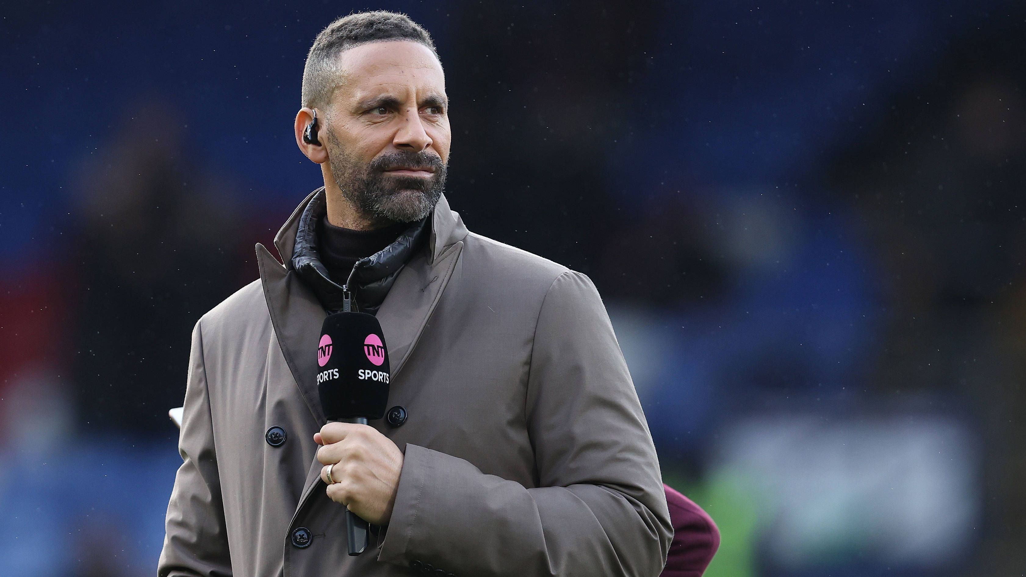 <strong>England: Rio Ferdinand</strong><br>Alter: 45<br>Position: Innenverteidiger<br>Klubs: u.a. Manchester United, West Ham United, Leeds United