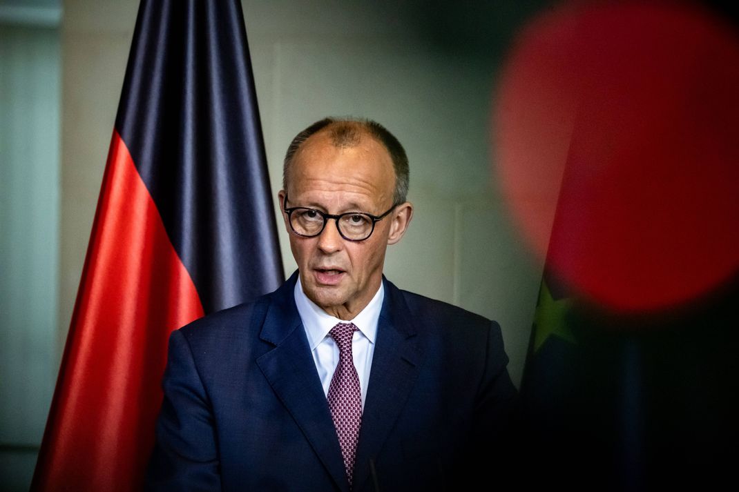 Kanzler Friedrich Merz trifft in Berlin auf den norwegischen Regierungschef.