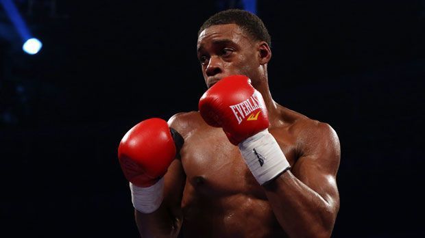 
                <strong>Errol Spence</strong><br>
                Errol Spence: Der 25-jährige Amerikaner, der bisher alle seine 18 Profi-Kämpfe für sich entscheiden konnte, wird öffentlich von Floyd Mayweather unterstützt. Ähnlich wie sein Vorbild hat Spence ein scheinbar unerschütterliches Selbstvertrauen, zeigt sich aber auch bescheiden - ein klarer Unterschied zu "Money" Mayweather. 
              