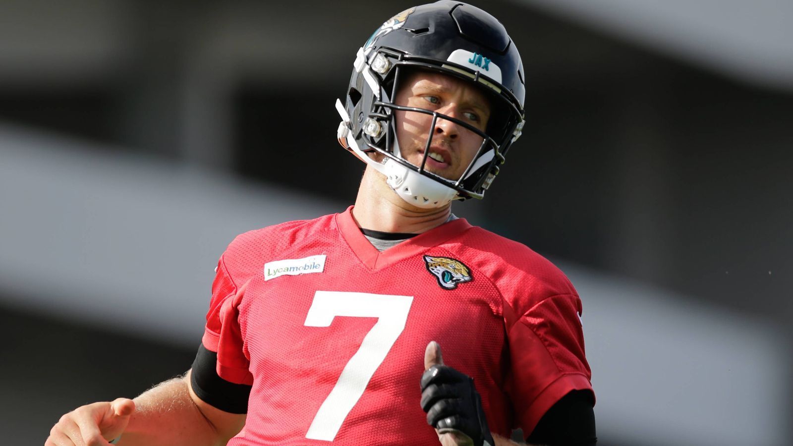 
                <strong>5. Nick Foles (Jacksonville Jaguars)</strong><br>
                Einnahmen durch Lizenzgebühren: 1,2 Millionen Dollar
              