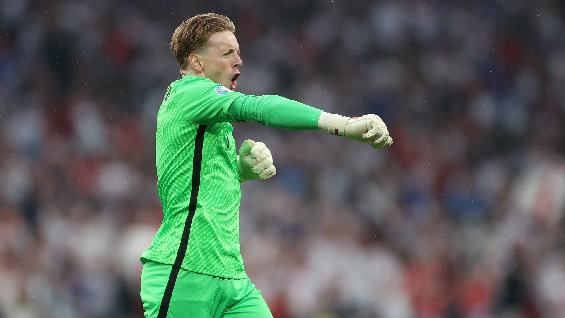 
                <strong>Jordan Pickford (England)</strong><br>
                Wurde erst nach der Halbzeit geprüft, mit guten Paraden gegen Insigne und Chiesa. Ohne Chance beim 1:1. Zögerte in der 73. Minute etwas beim Rauslaufen, Berardi zielte aber knapp vorbei. Parierte im Elfmeterschießen gegen zwei Italiener. ran-Note: 1
              