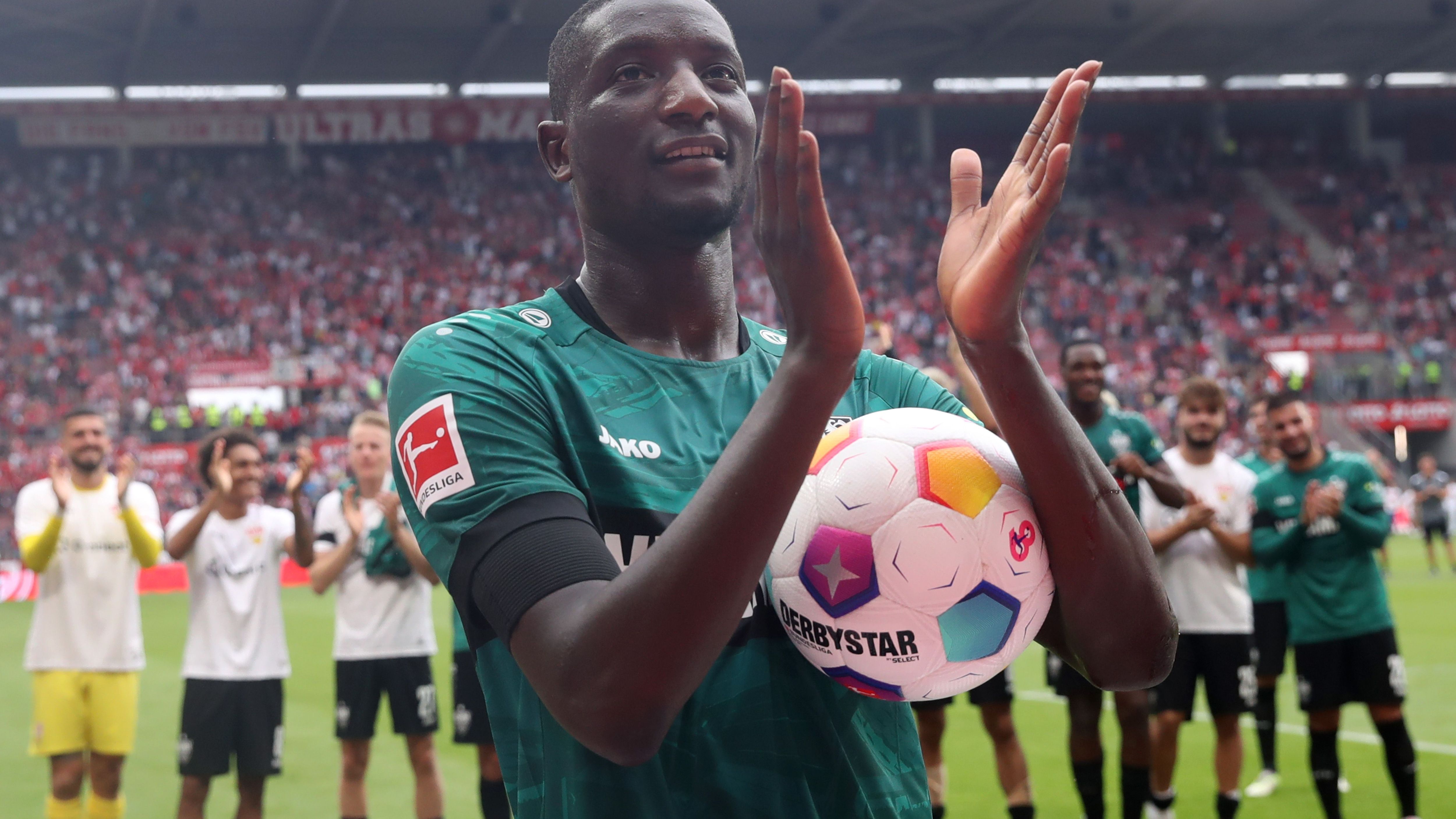 <strong>Sturm: Serhou Guirassy (VfB Stuttgart)</strong><br>Nicht weniger beeindruckend: Stuttgarts Serhou Guirassy. Der 27-Jährige verpasste zwei komplette Spiele verletzungsbedingt und musste im Anschluss zunächst kürzer treten. Erzielte bei nur zwölf Startelf-Einsätzen aber dennoch 17 Tore!