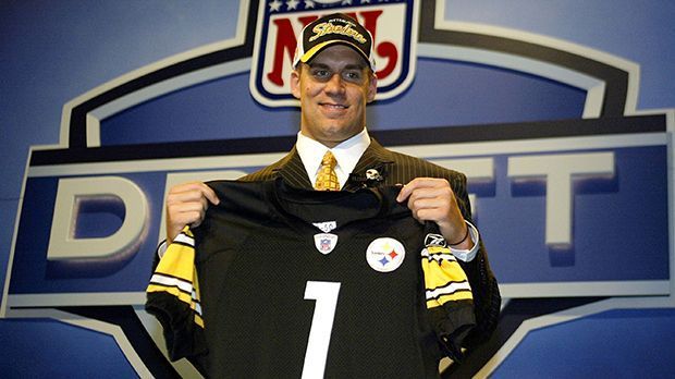 
                <strong>Ben Roethlisberger</strong><br>
                Ben Roethlisberger (Pittsburgh Steelers) - Lang, lang ist es her. Im Jahr 2004 drafteten die Pittsburgh Steelers "Big" Ben Roethlisberger an elfter Stelle. Seitdem führt er die Franchise als Stamm-Quarterback an.
              