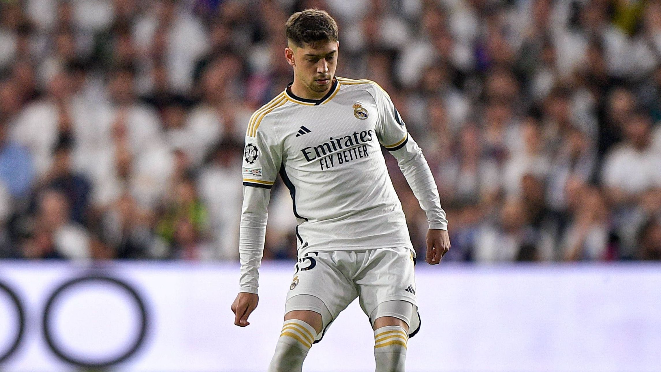 <strong>Federico Valverde (Real Madrid)</strong><br>Findet nicht so richtig ins Spiel und wirkt in seinen Aktionen auch deutlich fahriger als seine Kollegen. Spielt den einen oder anderen Fehlpass und wirkt auch unter Druck anfällig für Ballverluste. Nicht sein bester Tag. <strong><em>ran</em></strong>-Note: 4.