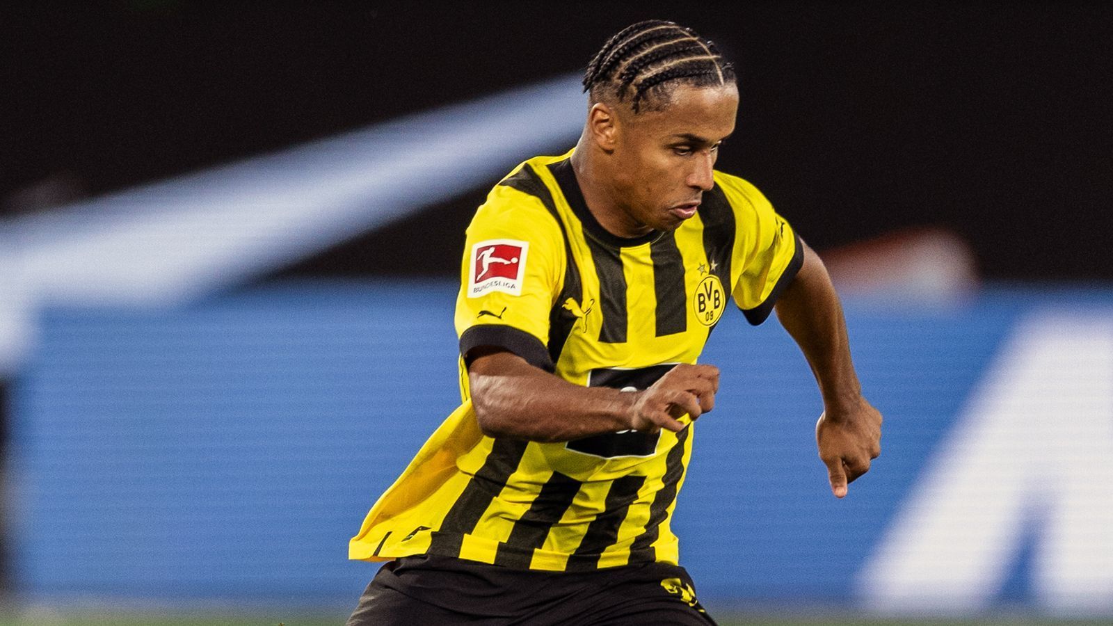 
                <strong>Karim Adeyemi (Borussia Dortmund)</strong><br>
                Darf sich die letzten zwanzig Minuten auch noch präsentieren und ersetzt den blassen Malen. Ohne nennenswerte Offensivaktion. ohne Bewertung
              