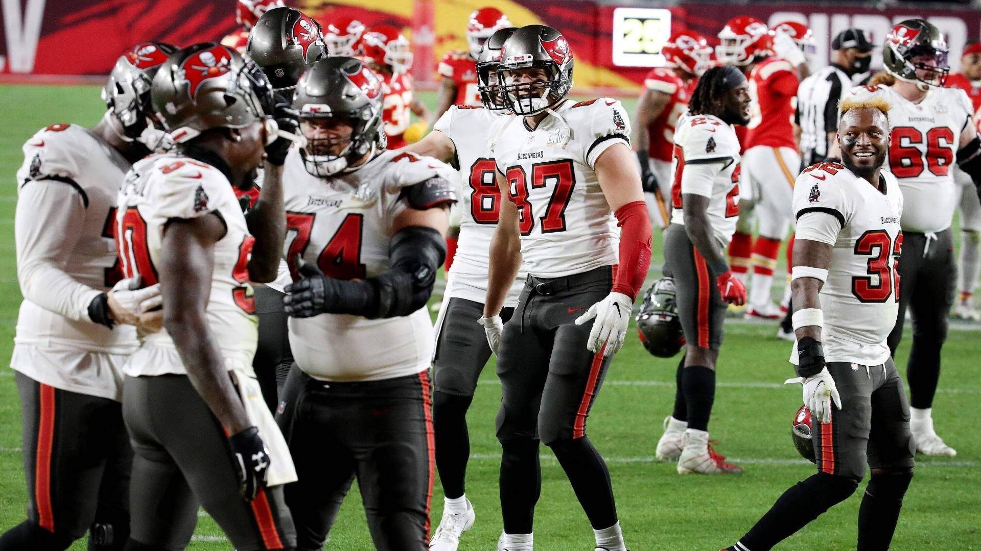 
                <strong>Tampa Bay Buccaneers</strong><br>
                Als "Bestes Sportteam" wurden die Tampa Bay Buccaneers nach dem Triumph im Super Bowl über die Kansas City Chiefs ausgezeichnet. Auch in der kommenden Saison gelten die "Bucs" als großer Favorit auf den Titel. 
              