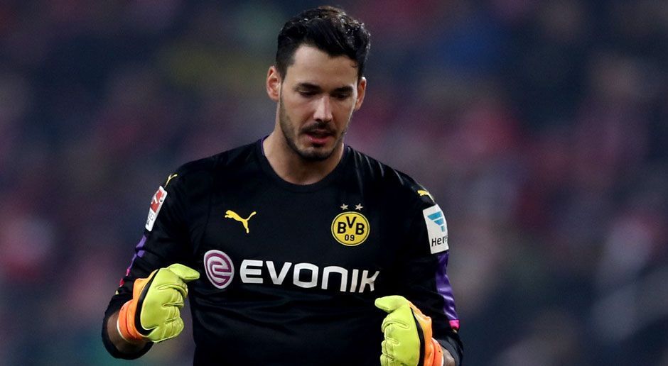 
                <strong>Roman Bürki</strong><br>
                Roman Bürki: Seine Abstöße sind schön weit und haben eine anmutige Flugkurve. Mehr ist zu Bürki in Halbzeit eins nicht zu sagen, denn der Schweizer hat praktisch nichts zu tun. Gleich der erste Torschuss nach dem Seitenwechsel ist drin, Bürki ist bei Vollands Kracher machtlos. Auch beim Freistoß zum 2:3 hat der BVB-Keeper keine Chance. ran-Note: 3
              