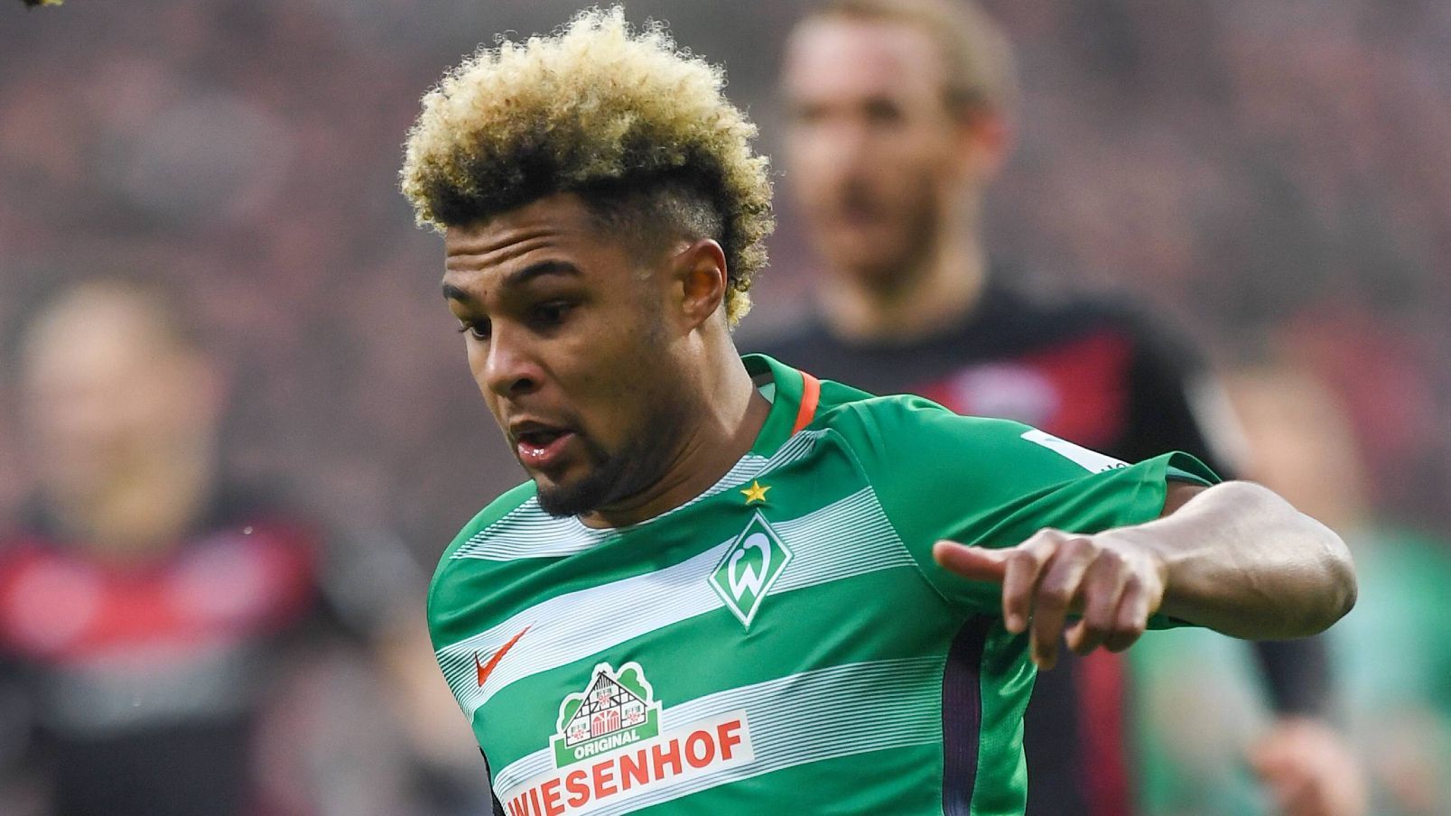 
                <strong>5: Werder Bremen</strong><br>
                Serge Gnabry (Foto): Saison 2017/18 - für 8 Millionen EuroClaudio Pizarro: Saison 2012/13 - ablösefreiTim Borowski: Saison 2008/09 - ablösefreiMiroslav Klose: Saison 2007/08 - 15 Millionen EuroValerien Ismael: Saison 2005/06 - 8,5 Millionen Euro
              