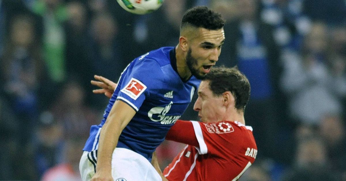 
                <strong>Nabil Bentaleb (FC Schalke 04)</strong><br>
                Nabil Bentaleb (FC Schalke 04): Der Mittelfeldmann wirkt sehr unkonzentriert und zerstreut im defensiven Mittelfeld. Leistet sich einige Fehlpässen. Das zweite Gegentor, bei dem er nach Einwurf den Ball verliert, geht auf seine Kappe. ran-Note: 4
              