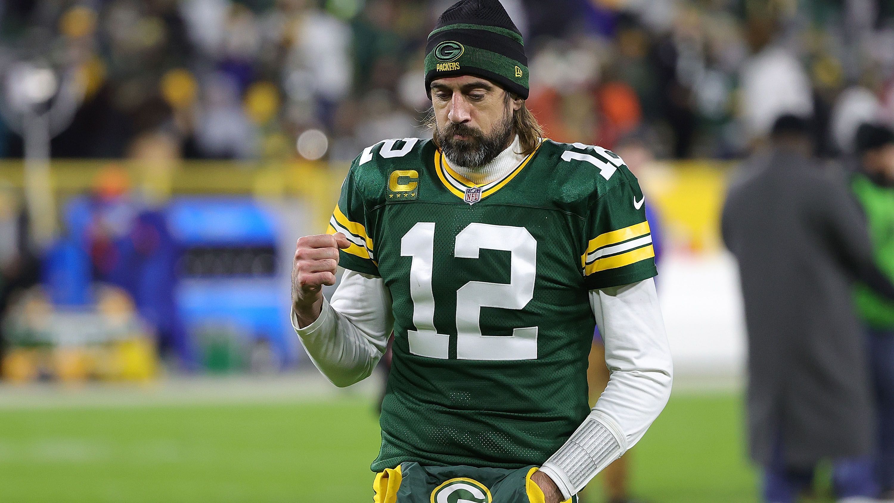 
                <strong>NFC North: Green Bay Packers (9-3) - Die Stärken</strong><br>
                Der amtierende NFL-MVP spielt mal wieder ein tolles Jahr, mit Ausnahme der ersten Partie gegen New Orleans und dem Corona-Theater hält Aaron Rodgers (im Bild) souverän die Zügel in der Hand. Die Rückholaktion von Randall Cobb hat sich schon jetzt bezahlt gemacht und auch das Laufspiel mit AJ Dillon und Aaron Jones sorgt für reichlich Punkte. Rodgers, dem ohnehin äußerst selten Fehler unterlaufen, will endlich seinen zweiten Super Bowl erreichen und auch gewinnen - er scheint derzeit auf dem besten Weg dorthin. Auch eine MVP-Titelverteidigung ist mehr als möglich.
              