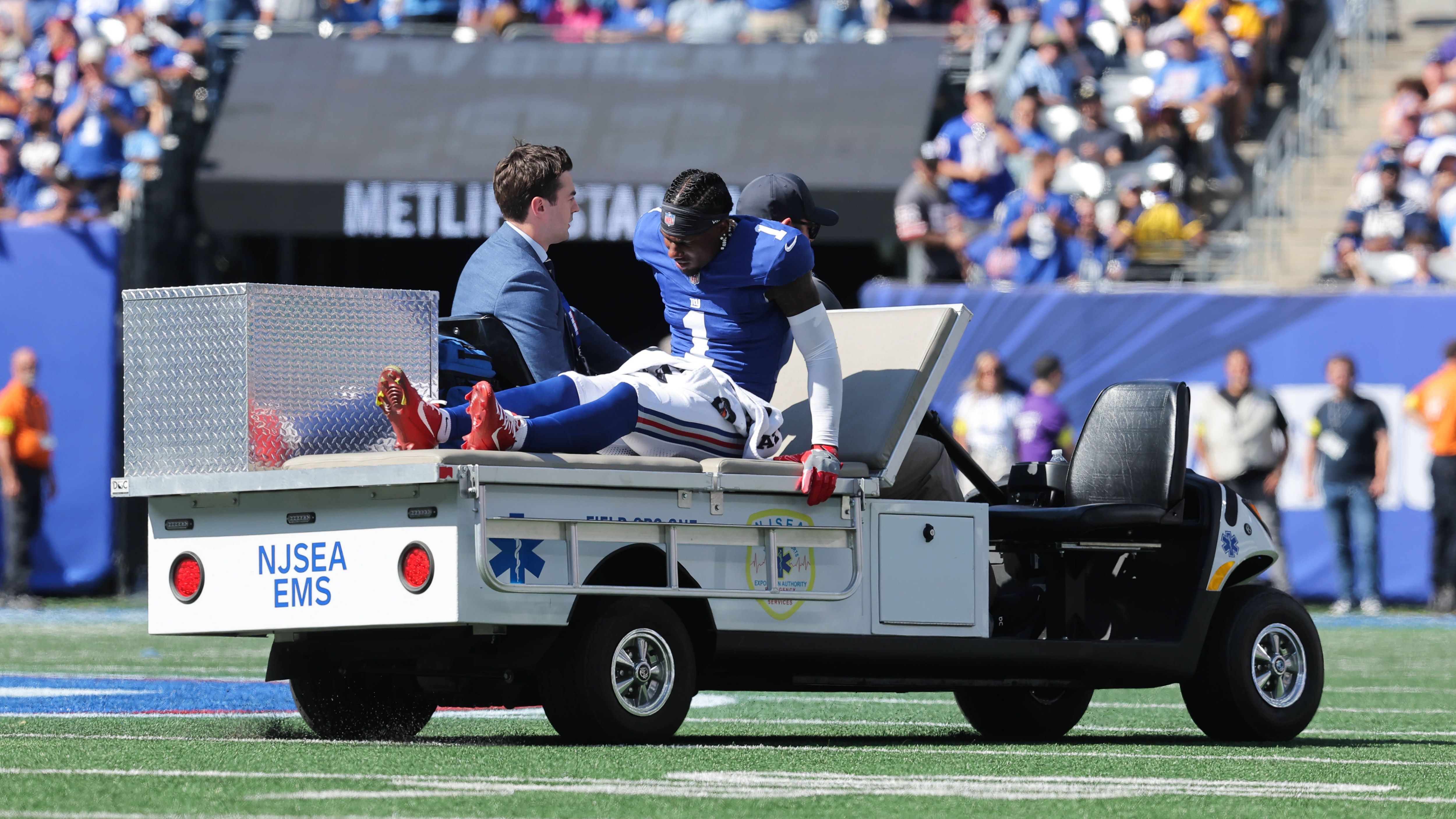 <strong>Malik Nabers (New York Giants)</strong><br>Kaum läuft es bei den Giants endlich in die richtige Richtung, folgt schon die nächste Hiobsbotschaft: Superstar-Wide Receiver Malik Nabers hat sich beim ersten Saisonsieg der "G-Men" gegen die Los Angeles Chargers einen Kreuzbandriss zugezogen und fällt für den Rest der Saison aus.