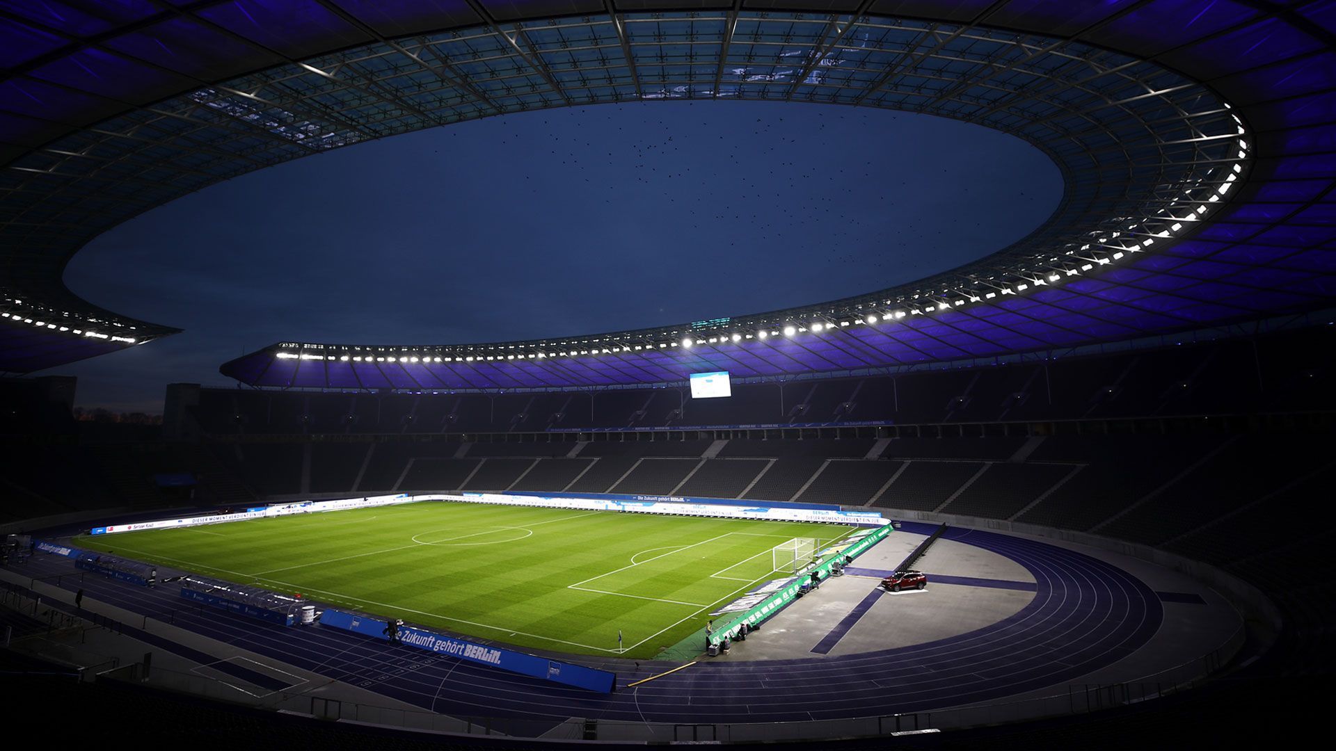 
                <strong>Platz 4: Olympiastadion Berlin</strong><br>
                Gesamtbewertung: 4,40 - Stadt: Berlin - Verein: Hertha BSC
              