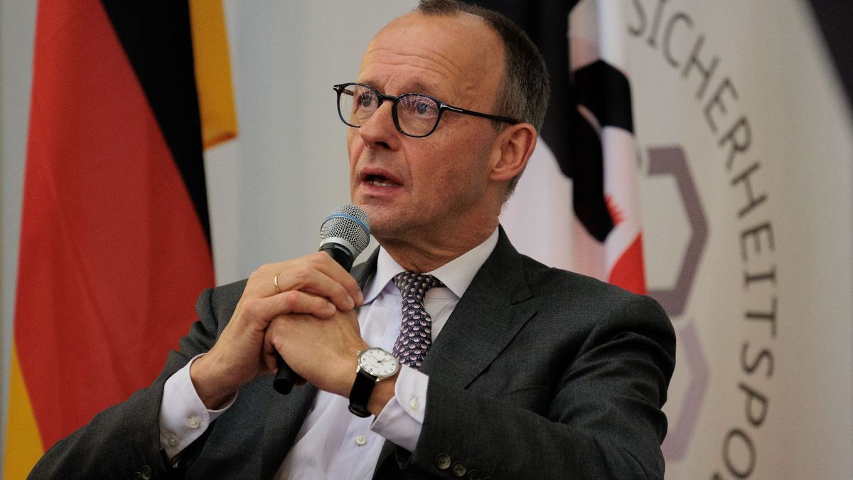 Unions-Kanzlerkandidat Friedrich Merz hat scharfe Kritik an Gedankenspielen von Außenministerin Annalena Baerbock geübt.