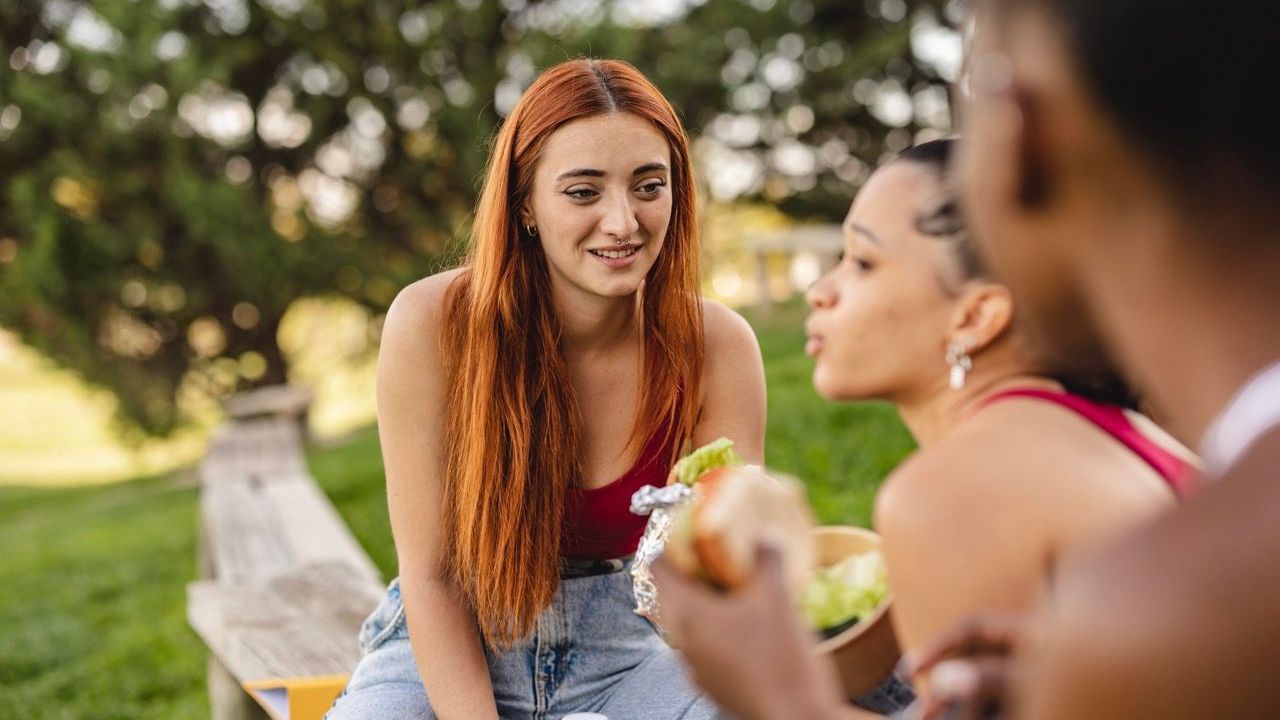 Psychologie Diese 5 Anzeichen zeigen dir, dass dich deine Freunde