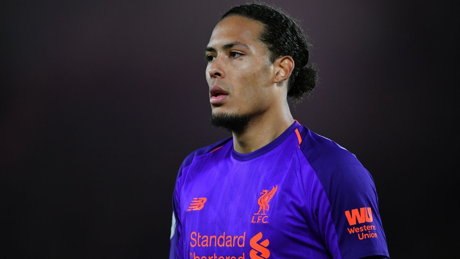 
                <strong>FC Liverpool</strong><br>
                Rekordtransfer: Virgil van DijkAblösesumme: 84,65 Millionen EuroVerpflichtet vom: FC Southampton (Januar 2018)
              