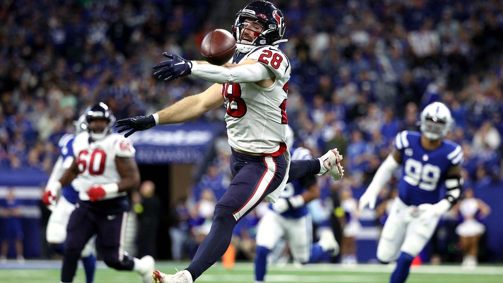 
                <strong>Houston Texans – QB</strong><br>
                Die Houston Texans müssen im Draft einen Quarterback holen. Es ist die wichtigste Position im Team und Houston hat hier lediglich Davis Mills, Case Keenum und E. J. Perry unter Vertrag, die als Backups wesentlich besser aufgehoben sind. Bleibt nur die Frage, welches Talent die Carolina Panthers übriglassen.
              