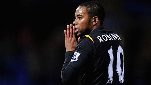 
                <strong>Robinho zu Manchester City</strong><br>
                Robinho wechselte für die stolze Summe von 34 Millionen Euro von Real Madrid zu Manchester City. Für die Engländer lohnte sich der Wechsel kaum: Ein Jahr später liehen sie den Brasilianer aus. 
              