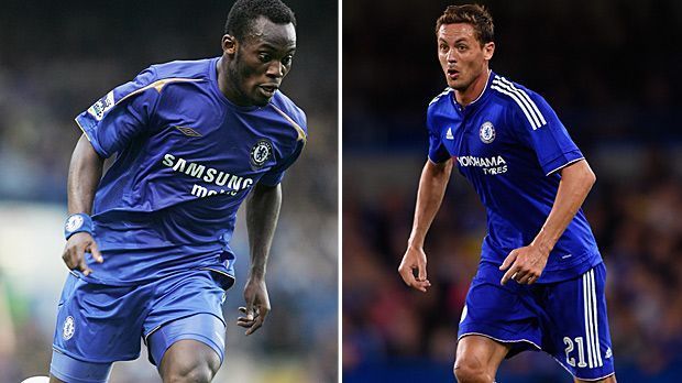 
                <strong>Zentrales Mittelfeld: Michael Essien vs. Nemanja Matic</strong><br>
                Zentrales Mittelfeld: Michael Essien vs. Nemanja Matic. Der Ghanaer (l.) kam erst während der Saison und startete sofort durch. Mit seiner Physis schien er schon in jungen Jahren wie für die Premier League geboren. Längst verkörpert auch der schlaksige Serbe den englischen Fußball nahezu perfekt. Sein Offensivdrang ist jedoch ausbaufähig, weshalb auch dieser Punkt in die Zeitmaschine wandert - 2006 vs. 2016: 6:2.
              