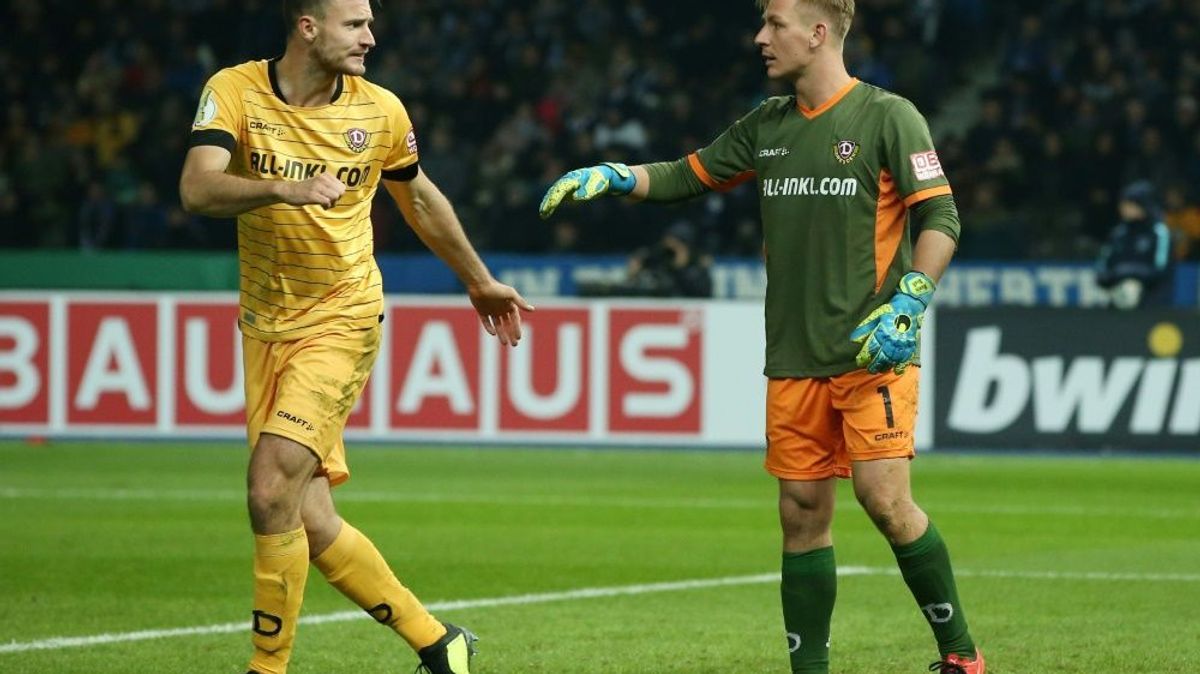 Ballas (l.) sorgt für eine Strafstoß-Diskussion