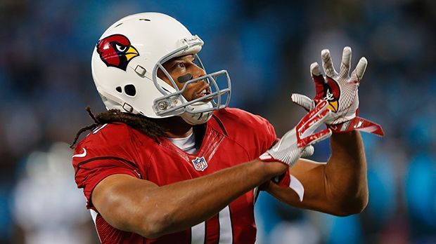 
                <strong>LarryFitzgerald</strong><br>
                Larry Fitzgerald (Arizona Cardinals) - Auch in diesem Jahr wurde nix draus: Die Niederlage gegen die Carolina Panthers besiegelte Fitzgeralds Schicksal. Erneut erhält der Wide Receiver nicht die Chance auf einen Super-Bowl-Sieg. 2009 stand er bereits einmal im Finale, unterlag dort jedoch den Pittsburgh Steelers.
              