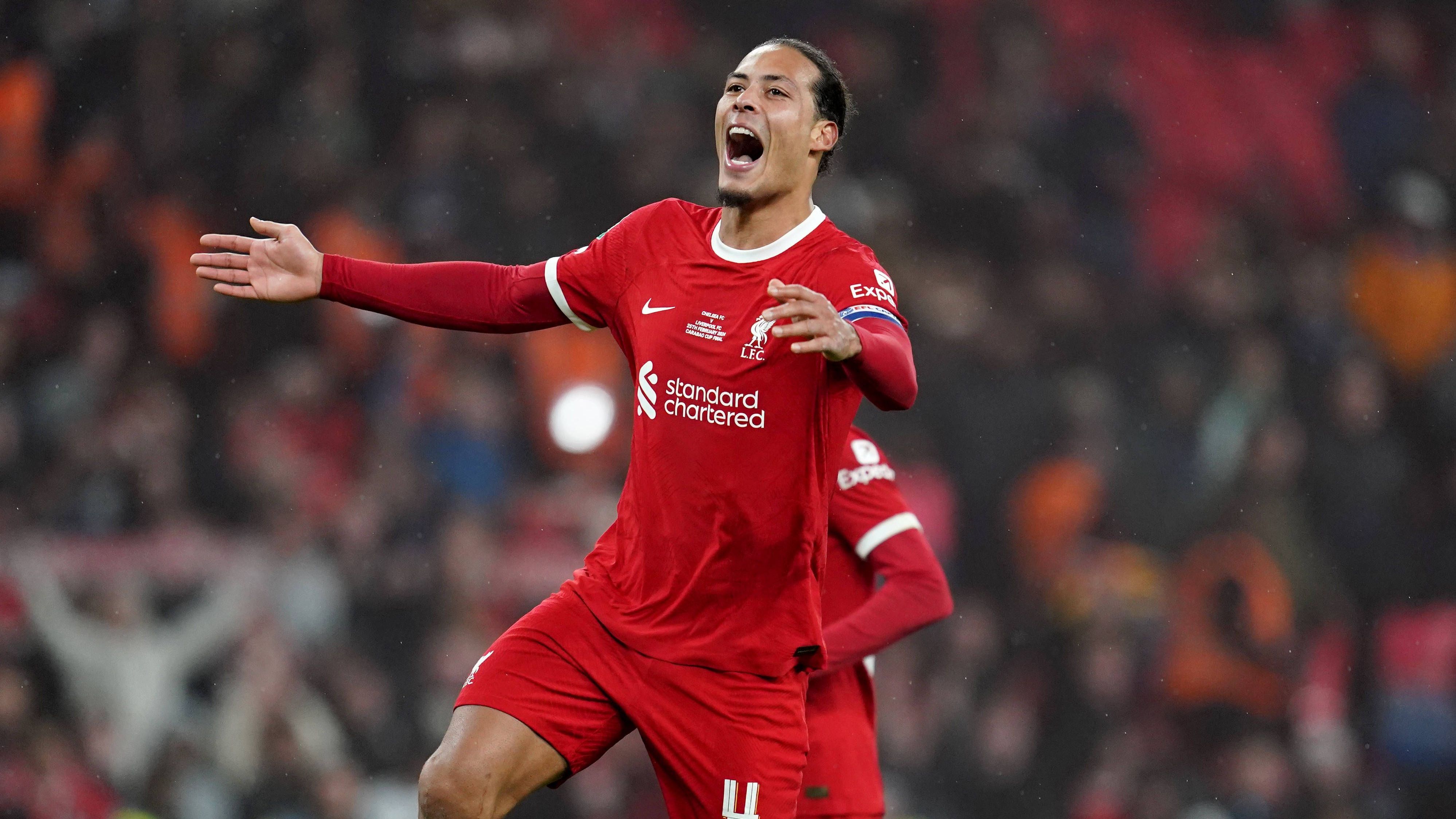 <strong>Virgil van Dijk (FC Liverpool)</strong><br>Der Kapitän weiß nach eigenem Bekunden noch überhaupt nicht, wie es mit ihm weitergehen wird. Das Problem ist, dass er wohl vom Verein so lange keine Signale bekommen wird, bis ein Nachfolger für Klopp gefunden ist. Denn in England sind Trainer eben auch Manager. Eine der ersten Aufgaben des neuen Mannes dürfte es sein, sich mit van Dijk über dessen Zukunft auszutauschen.&nbsp;