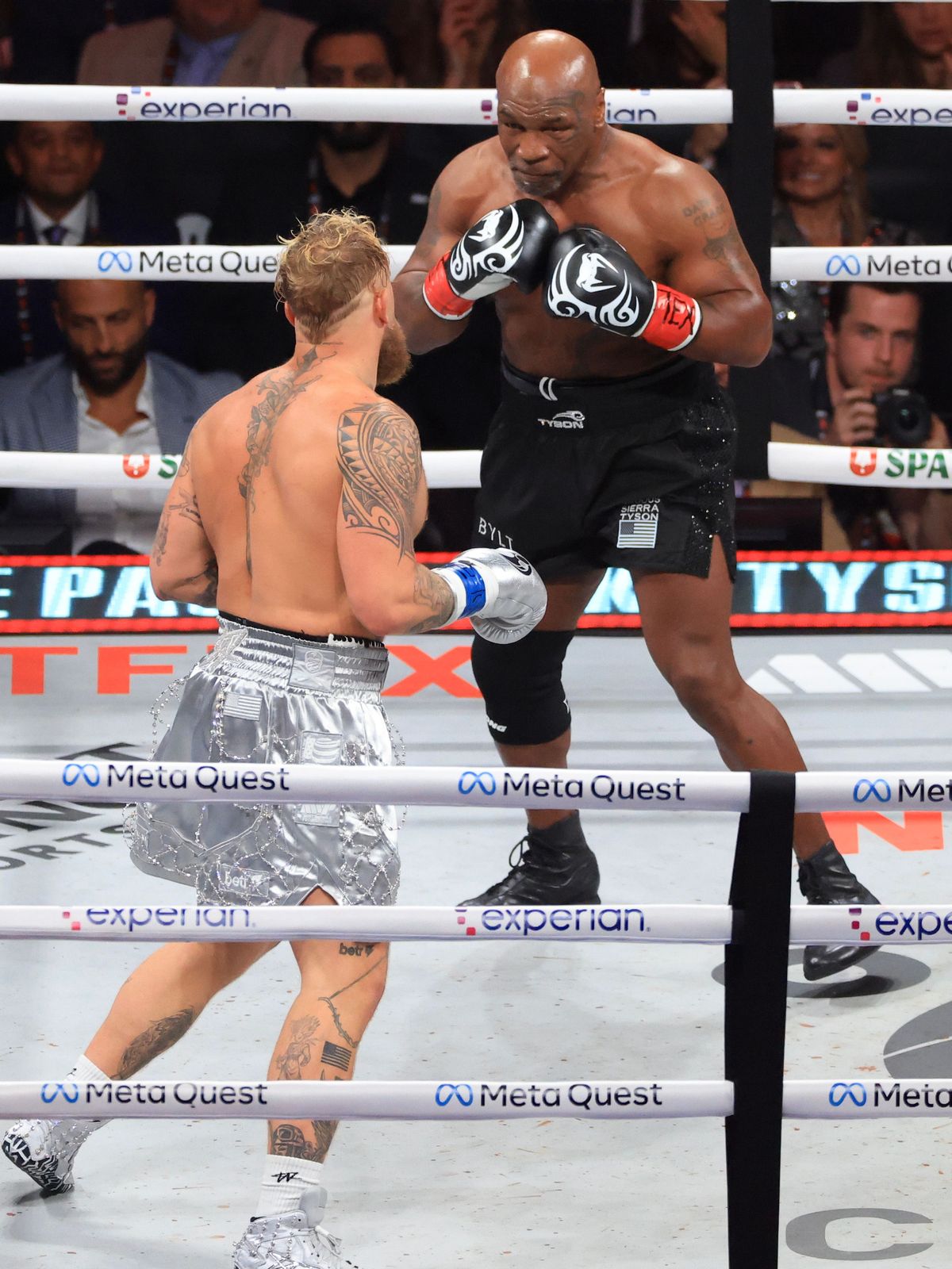 Mike Tyson v Jake Paul