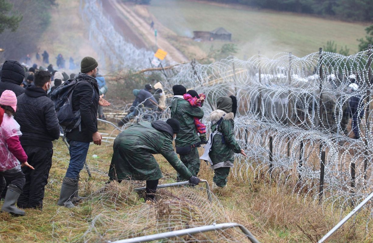 Migranten Stürmen Polnische Grenzen