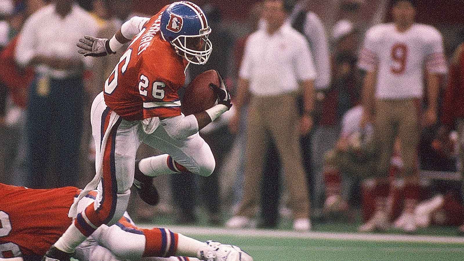 
                <strong>Bobby Humphrey - 1989</strong><br>
                Zwei Jahre nach Carter gelangte Bobby Humphrey über den Supplemental Draft in die NFL. Der Running Back wurde im Laufe seiner vierjährigen Karriere nur 1990 für den Pro Bowl nominiert. Für die Denver Broncos war er der erste Spieler, der in zwei aufeinanderfolgenden Spielzeiten die Schallmauer von 1000 Rushing Yards knacken konnte. Sein Sohn Marlon Humphrey wurde 2017 von den Baltimore Ravens in der ersten Runde gedraftet und steht dort immer noch unter Vertrag.
              