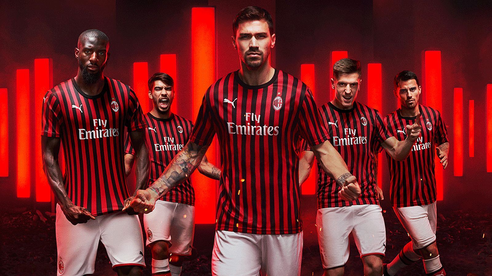 
                <strong>AC Mailand</strong><br>
                Das Milan-Heimtrikot für die Saison 2019/20 ist in sehr klassischem Stil gehalten. Ausrüster Puma orientierte sich beim Design mit schwarzen und roten Längsstreifen an den Milan-Trikots früherer, erfolgreicherer Tage. Auf der Trikot-Rückseite befindet sich ein kleines Teufelslogo auf der oberen Seite. 
              