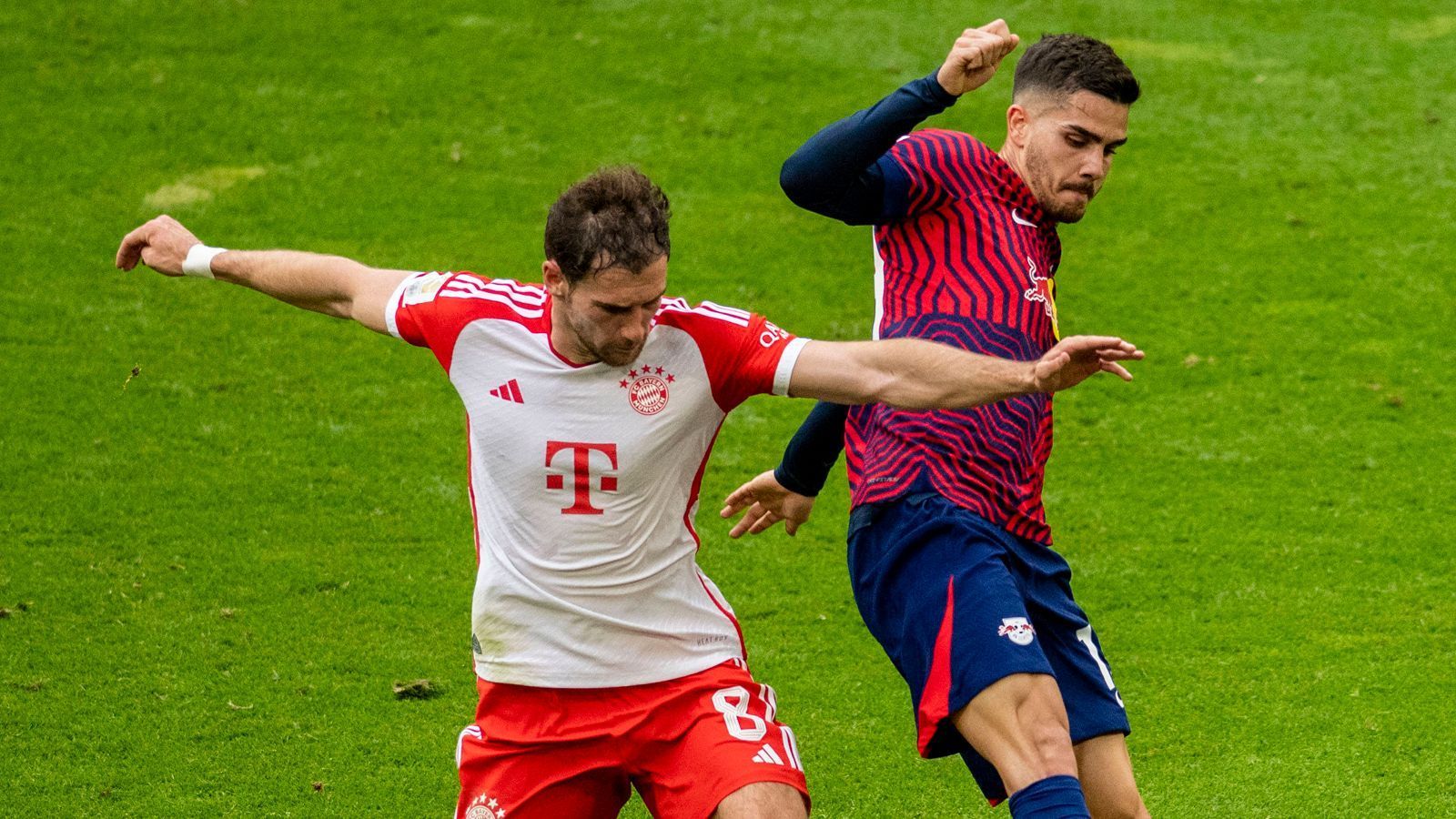 
                <strong>Andre Silva (RB Leipzig) </strong><br>
                Der schwächste im Leipziger Angriffs-Quartett. Taucht weitgehend ab, ohne Torgefahr. Nach 69 Minuten eigentlich zu spät gegen Forsberg ausgewechselt. ran-Note: 5
              