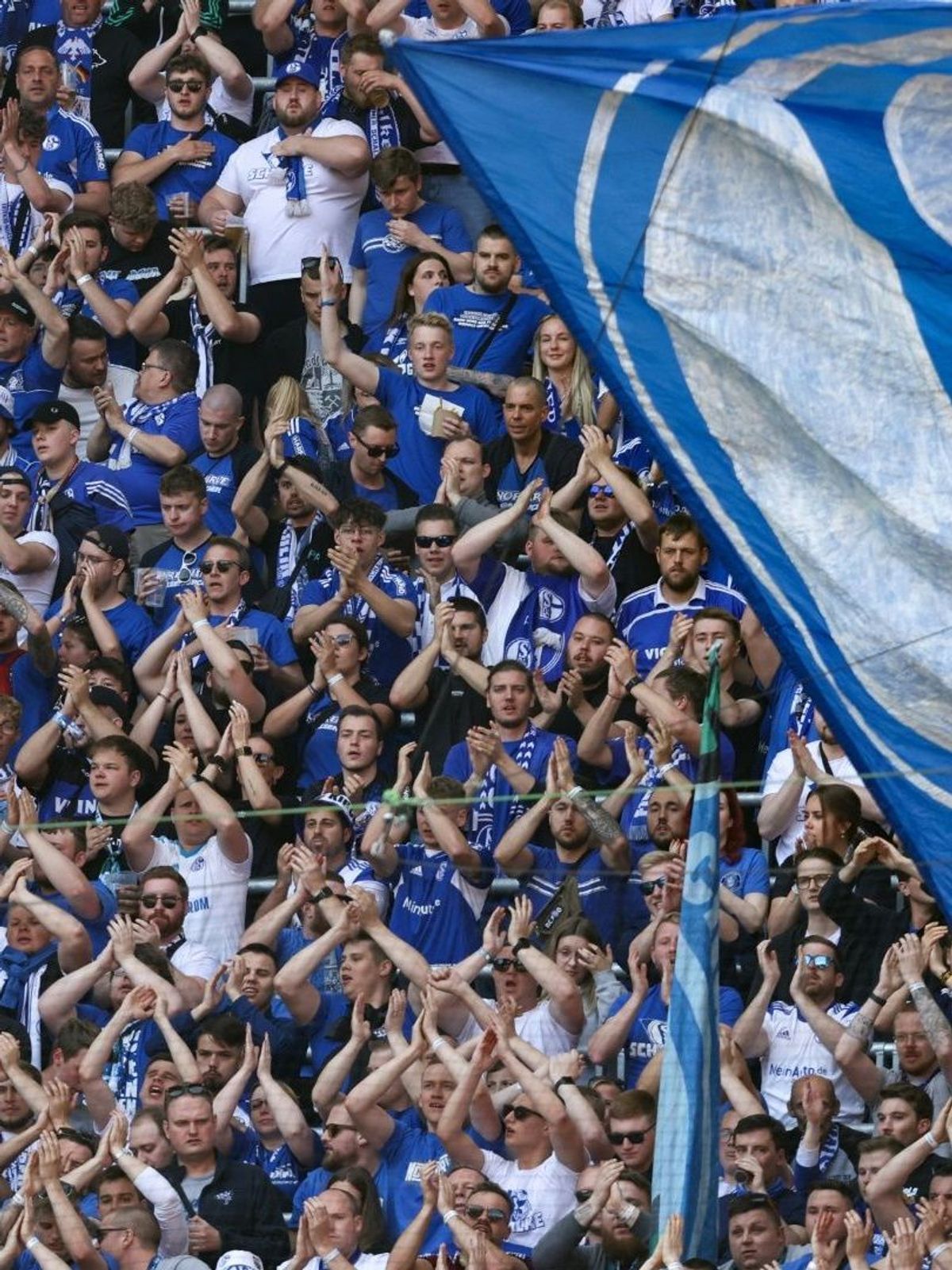 Neuzugang Sanchez freut sich auf die Fans auf Schalke