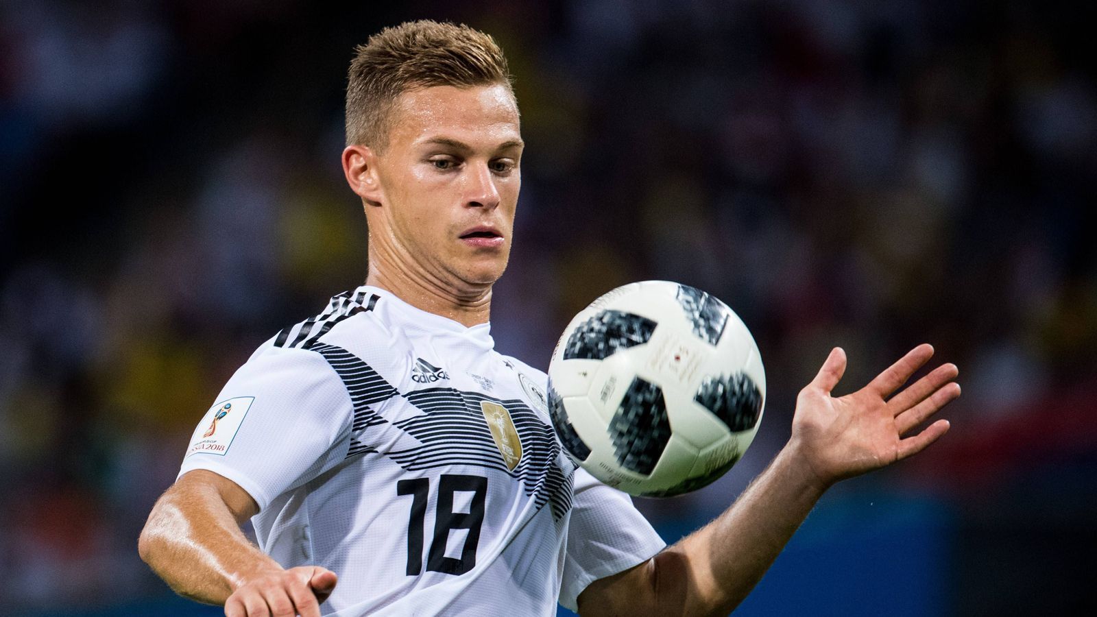 
                <strong>Abwehr: Joshua Kimmich</strong><br>
                Gegen Schweden deutlich verbessert gegenüber dem Mexiko-Spiel. Stabiler in der Defensive und in der Offensive immer gut für ein paar gefährliche Hereingaben.
              