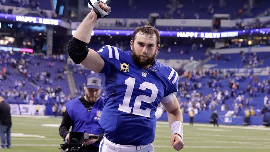 <strong>Andrew Luck (Indianapolis Colts)</strong><br>... Diesen Deal sollte er aber nicht im Ansatz erfüllen können. Denn der Quarterback musste zuvor bereits ordentlich einstecken, seine Karriere wurde von Verletzungen überschattet. Im August 2019 entschied sich Luck deshalb im Alter von 29 Jahren, seine Karriere zu beenden. Das große Versprechen, das er einst war, wurde nicht in vollem Umfang eingelöst.