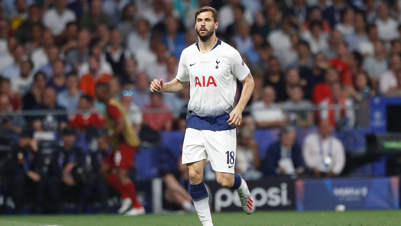 
                <strong>Platz 3: Fernando Llorente (15,1 Millionen Euro)</strong><br>
                Die Spurs angelten sich den spanischen Angreifer 2017 von Swansea. In 66 Spielen gelangen Llorente aber gerade einmal 13 Treffer, sodass er 2019 ablösefrei zum SSC Neapel wechselte. Inzwischen spielt der 36-Jährige bei Udinese Calcio.
              