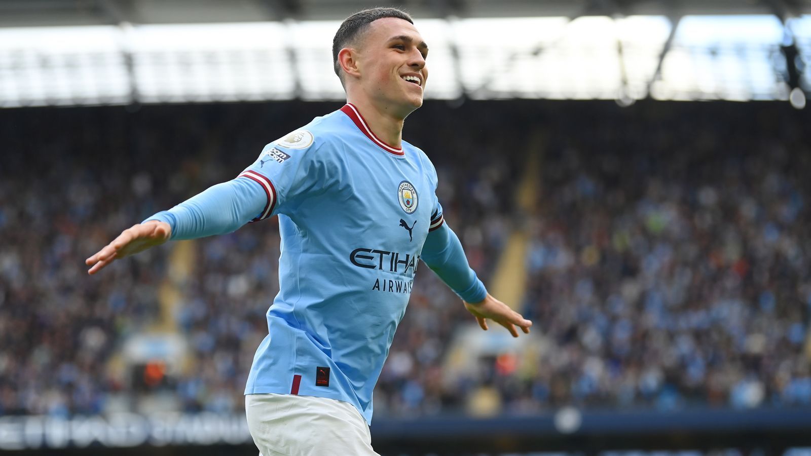 
                <strong>Phil Foden</strong><br>
                &#x2022; Vertrag bis: 30. Juni 2027<br>&#x2022; Position: Zentraler Mittelfeldspieler<br>&#x2022; Alter: 22 Jahre<br>
              