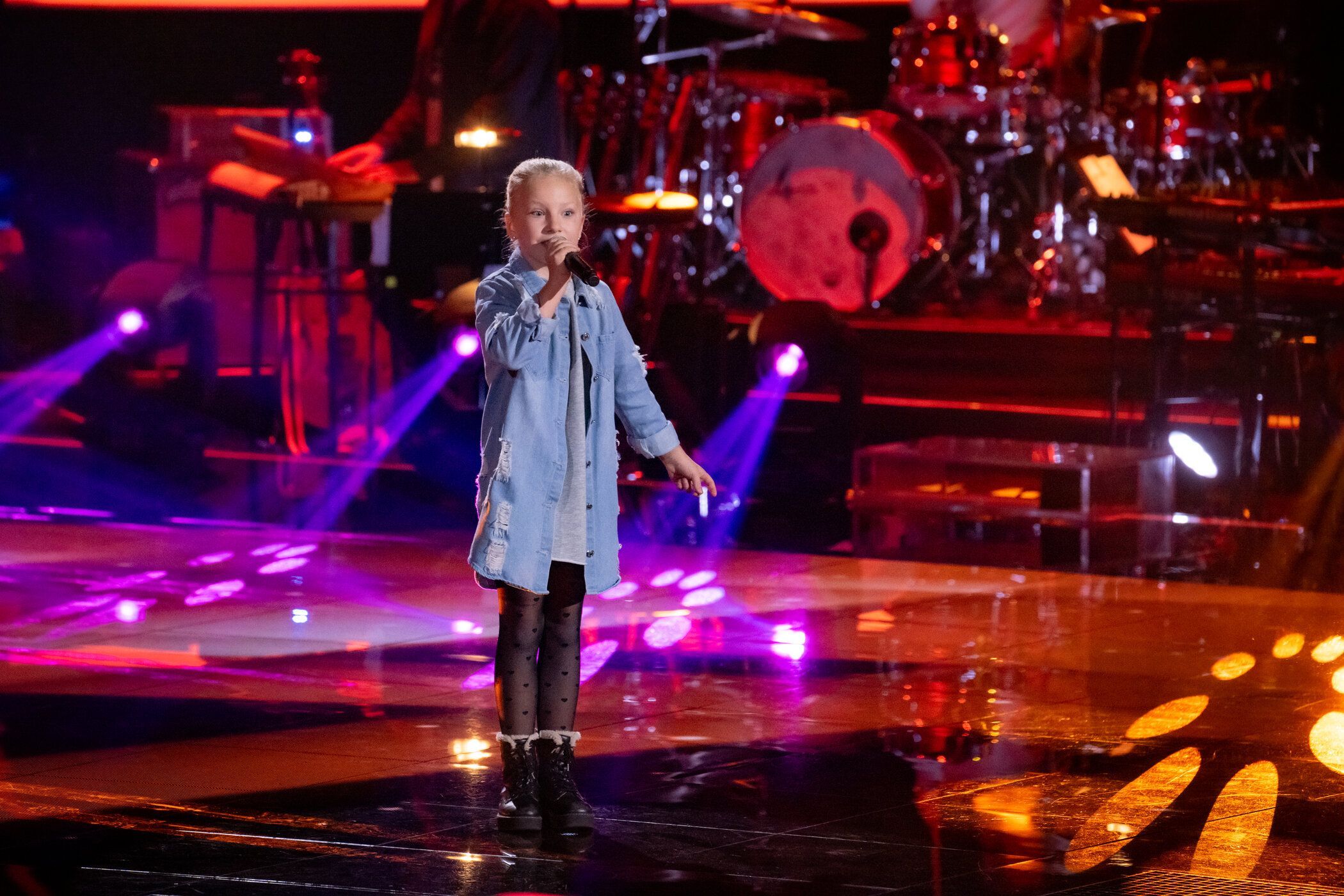 In Folge 2 von "The Voice Kids" 2025 ist die 9-jährige Nele am Start.