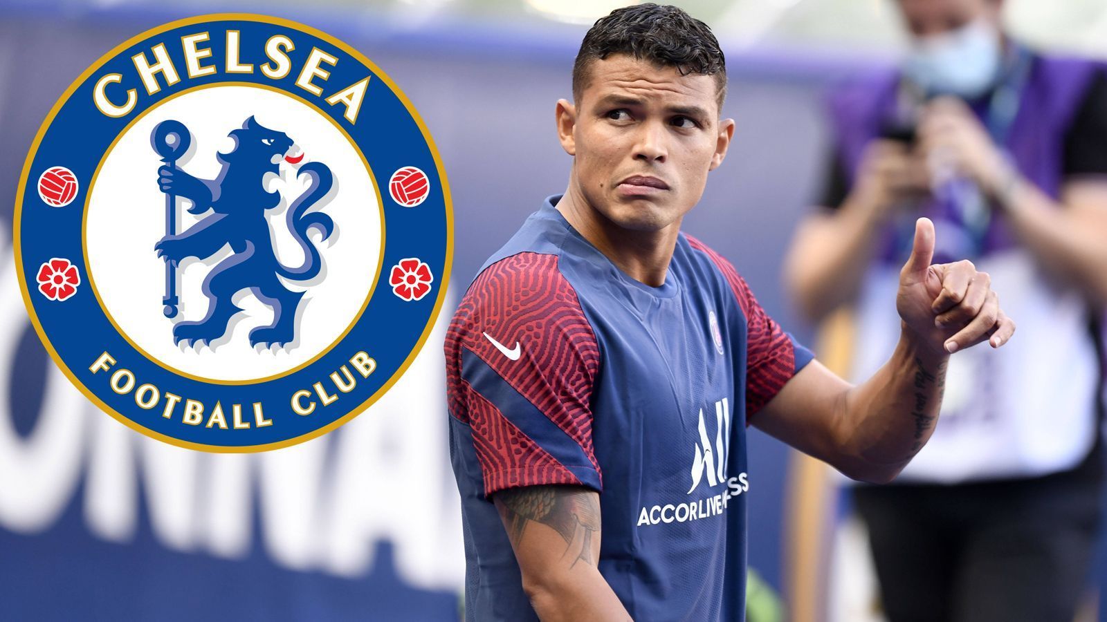 
                <strong>Thiago Silva (FC Chelsea)</strong><br>
                Der FC Chelsea hat die Abwehr noch einmal mit richtig viel Routine verstärkt. Die Londoner gaben die ablösefreie Verpflichtung von Innenverteidiger Thiago Silva bekannt. Der 35-jährige Brasilianer spielte zuletzt bei Paris St. Germain, wo sein Vertrag nach dem verlorenen Champions-League-Finale gegen die Bayern nach acht Jahren bei den Franzosen auslief. Bei Chelsea unterschrieb der 88-malige Nationalspieler einen Einjahresvertrag.
              