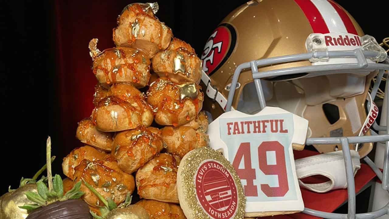 <strong>San Francisco 49ers</strong><br>Windbeutel kennt man auch in Deutschland. Allerdings werden sie bei den 49ers etwas anders serviert als hierzulande: Nämlich mit einer Karamell-Soße und goldenen Flocken.