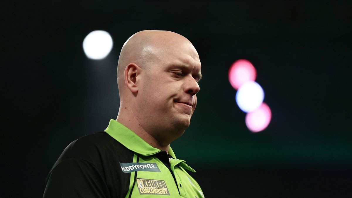 2024/25 Paddy Power World Darts Championship - Day Sixteen