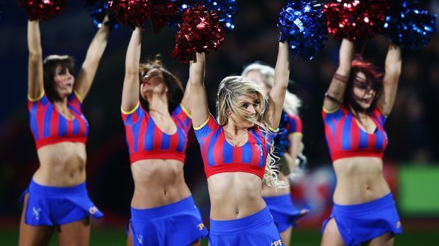 
                <strong>Crystal Palace</strong><br>
                Der englische Erstligist Crystal Palace zeigt sich während seiner Heimspiele von der besten Seite. Auch wenn es fußballerisch mal nicht so gut klappt sind die "Crystals" immer ein Blick wert.
              