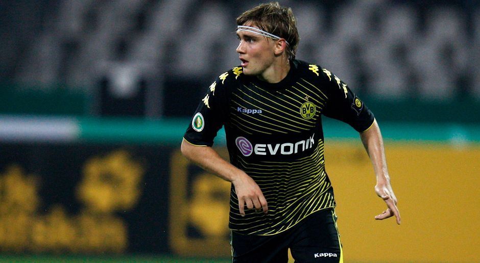 
                <strong>Marcel Schmelzer</strong><br>
                Marcel Schmelzer (28): Seit 2005 in der Jugend des BVB, Sprung in den Profi-Kader unter Jürgen Klopp 2009. Debüt für die deutsche Nationalmannschaft am 17.11.10 im Testspiel gegen Schweden (1:1).
              