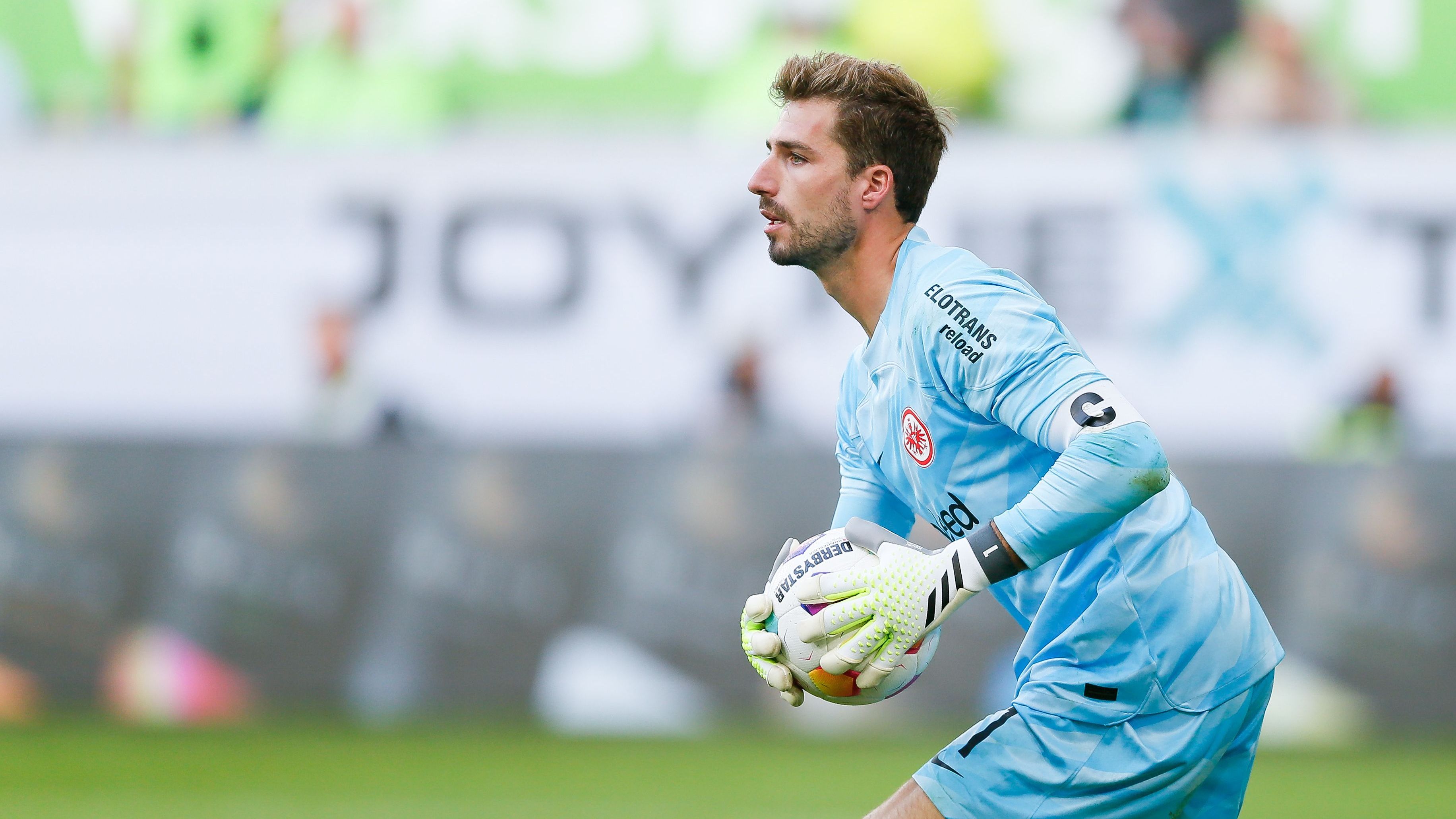 <strong>Kevin Trapp (7 Länderspiele)<br></strong>Der Saisonstart mit Eintracht Frankfurt verlief holprig für Trapp – was jedoch nicht hauptsächlich an ihm lag. In der Europa League sah er zuletzt auf zweifelhafte Art und Weise die Rote Karte. Trotzdem: Trapp hat eine überragende Quote von 89,3 Prozent gehaltener Torschüsse. Nationalelfmaterial! <em><strong>ran</strong></em>-Note: 2.