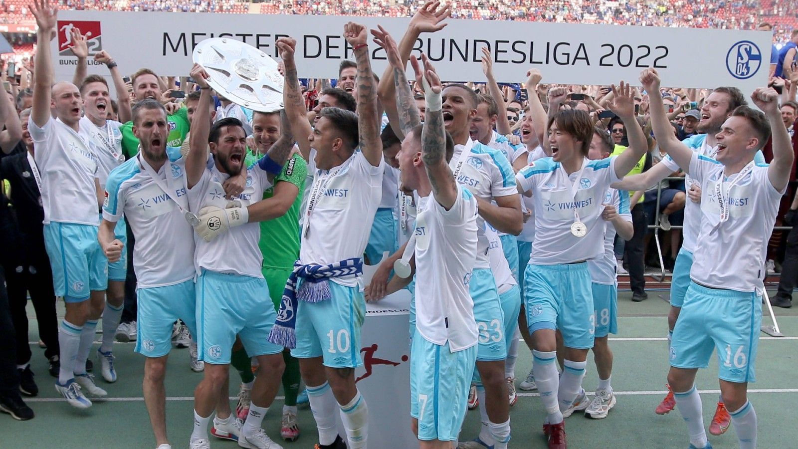 
                <strong>Platz 8: FC Schalke 04</strong><br>
                Ausgaben für Spielerberater im Jahr 2021: 9.914.000 Euro -Zum Vergleich - Ausgaben für Spielerberater im Jahr 2020 - damals noch in der 2. Bundesliga: 12.100.000 Euro
              