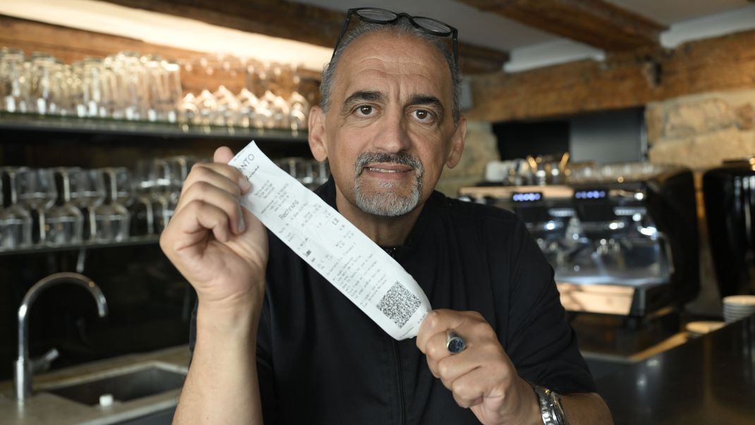Der Esslinger Gastronom Salvatore Marrazzo (Bild) macht Ernst: Getrennt zahlen nur, wenn Gäste es vorher ankündigen.