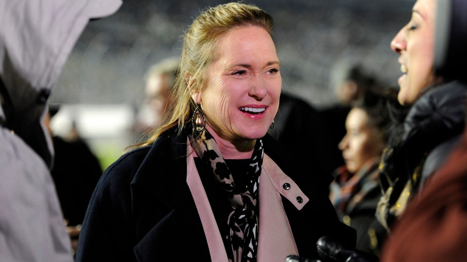 
                <strong>Lesa France Kennedy </strong><br>
                Sport: MotorsportFunktion: CEO der International Speedway Corporation und Vize-Präsidentin von NASCAR(National Association for Stock Car Auto Racing)
              