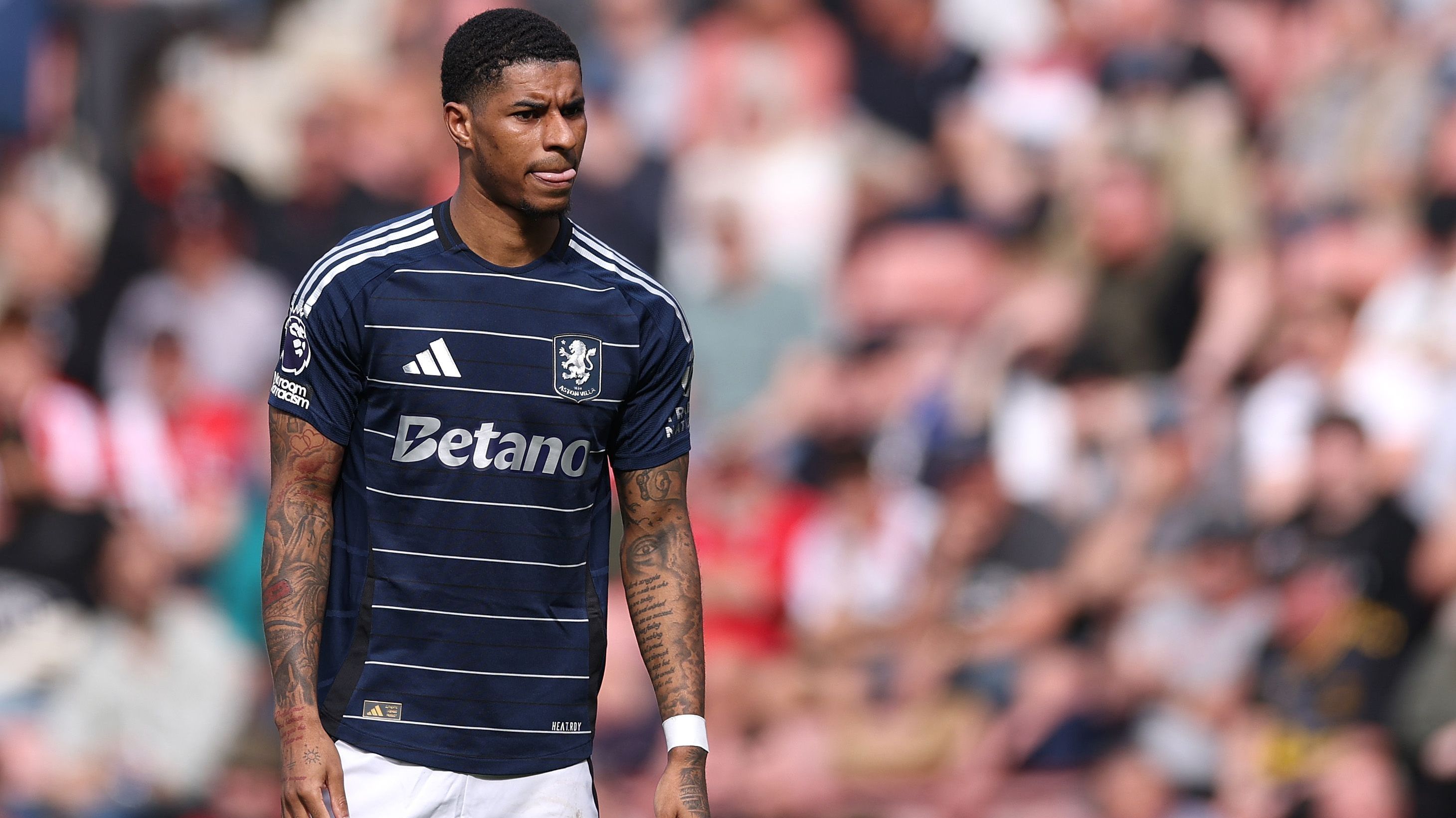 <strong>Marcus Rashford (Manchester United)</strong><br>Nach dem Korb von Nico Williams hat Barcelona wohl einen neuen Offensiv-Kandidaten ausgemacht. Laut "Sky" gilt der Engländer Marcus Rashford als Top-Transferziel von Hansi Flick und den Katalanen. Der 27-Jährige hat beim Manchester United keine Perspektive mehr, war zuletzt an Aston Villa verliehen. Barca hofft wohl auf eine Leihe mit Kaufoption. Rashfords Vertrag bei ManUtd läuft noch bis 2028.