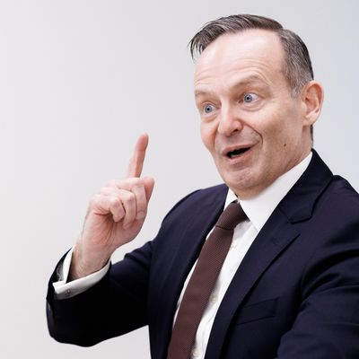 Verkehrsminister Volker Wissing (FDP) steht wegen einer möglichen Lobby-Kampagne für den alternativen Diesel-Kraftstoff HVO100 in der Kritik. 
