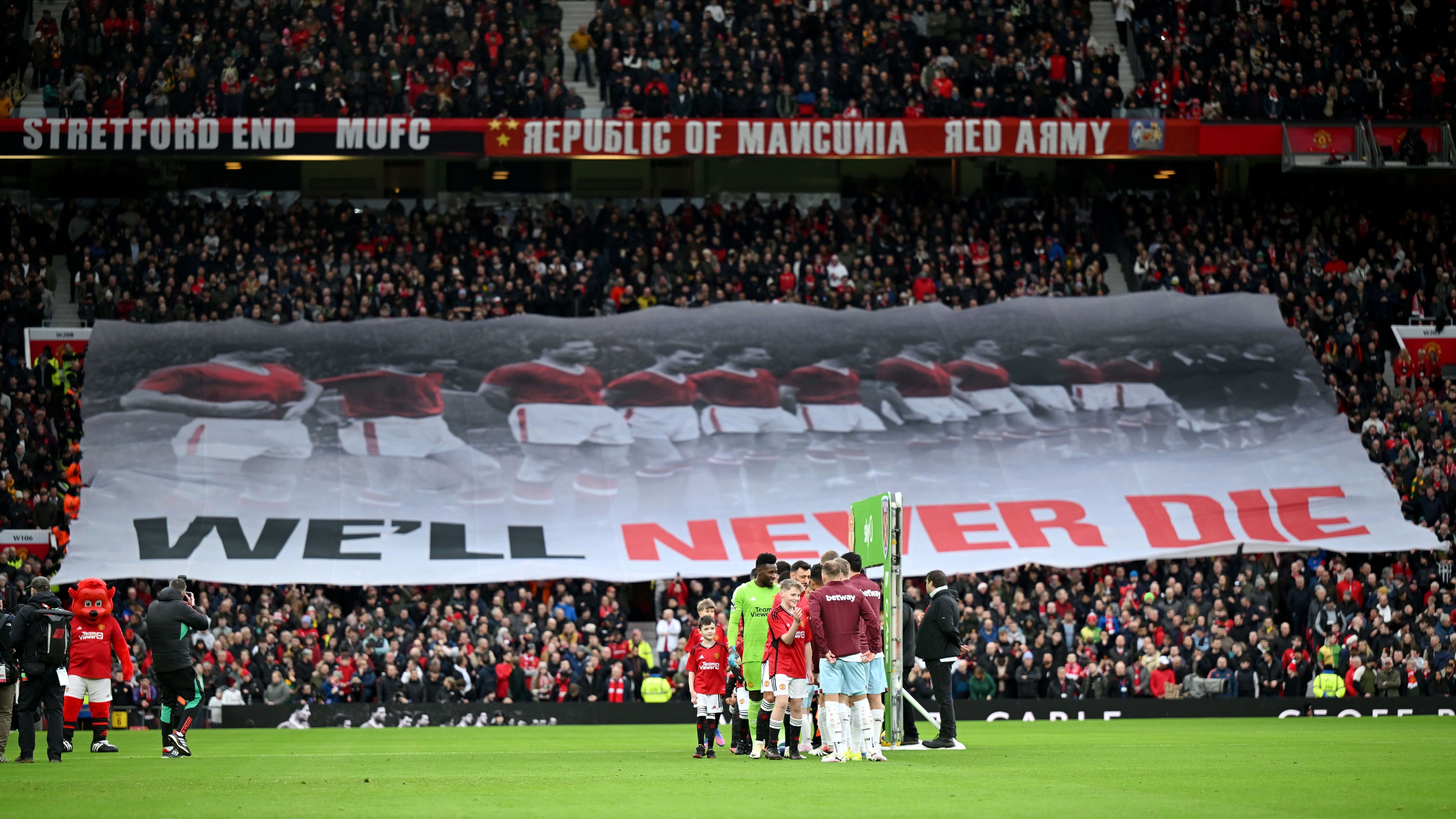 <strong>5. Platz: Manchester United</strong><br>- Zuschauer-Einnahmen 2023: 128 Mio. Euro<br>- Veränderung gegenüber 2022: +17 Mio. Euro