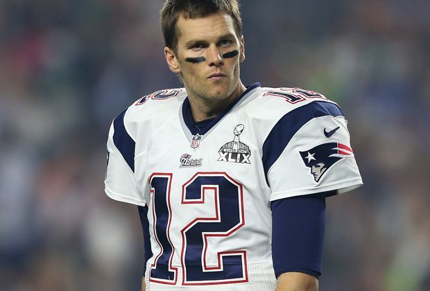 
                <strong>3. Platz: Tom Brady (New England Patriots)</strong><br>
                Der Champion schafft es auf Platz drei. Mit seinem Team krönte sich Tom Brady zum Super-Bowl-Champion, da kann der 37-Jährige mit Sicherheit verkraften, dass es bei den Trikotverkäufen nicht für Platz eins reicht.
              